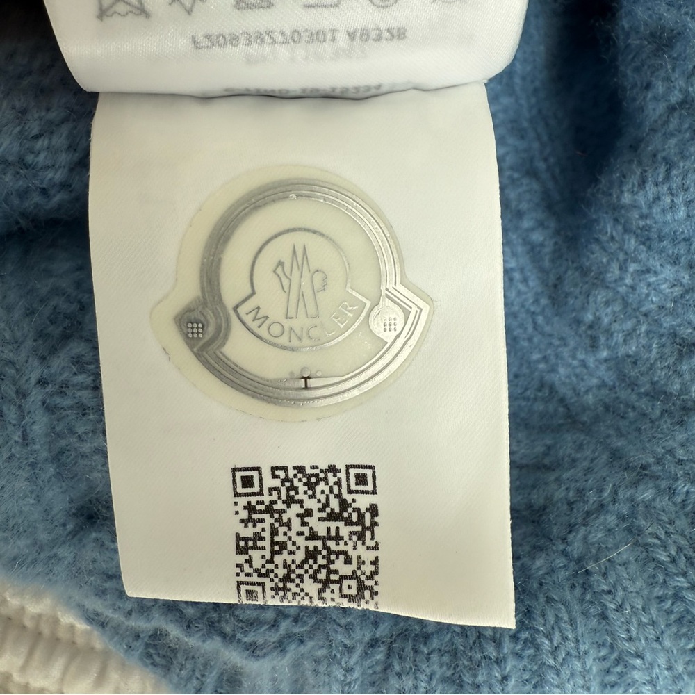 Moncler Wool Beanie Genuine Silver Fox Fur Pom Periwinkle Blue Logo Hat - Picture 6 of 7